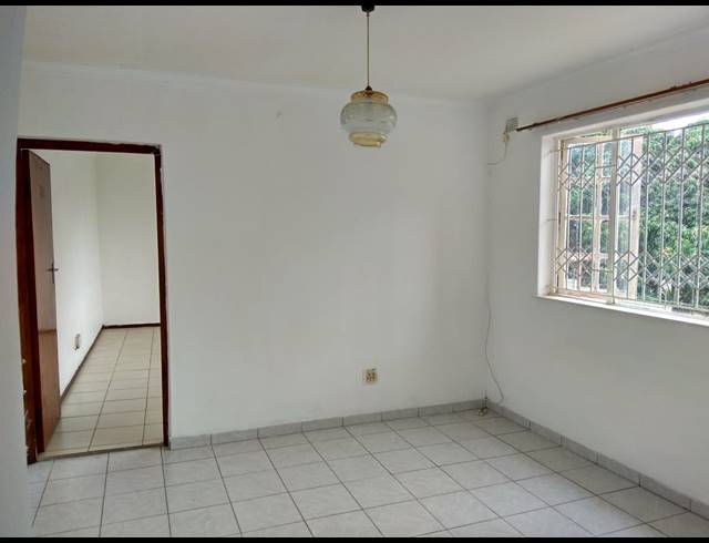 1 BEDROOM FLAT TO LET IN RESERVOIR HILLS